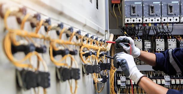 Professional Electrician technician working in Skidaway Island, GA